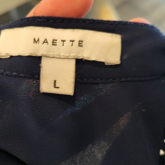 MAETTE WOMEN'S BLUE SLEEVELESS V NECK DESIGN TOP SIZE LARGE - Picture 7 of 10